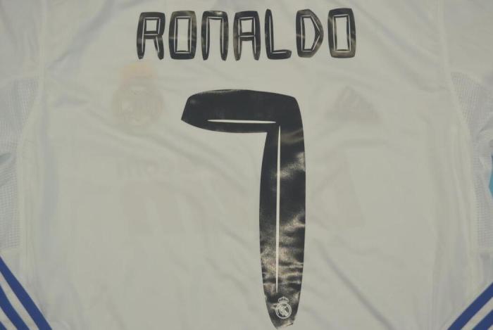 Retro Jersey Long Sleeve 2010-2011 Real Madrid RONALDO 7 Home Soccer Jersey