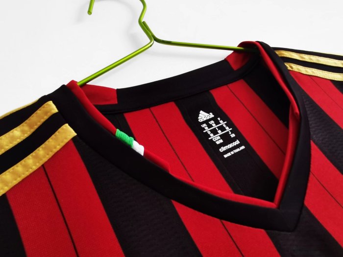 Retro Jersey 2013-2014 AC Milan Home Soccer Jersey Vintage Football Shirt