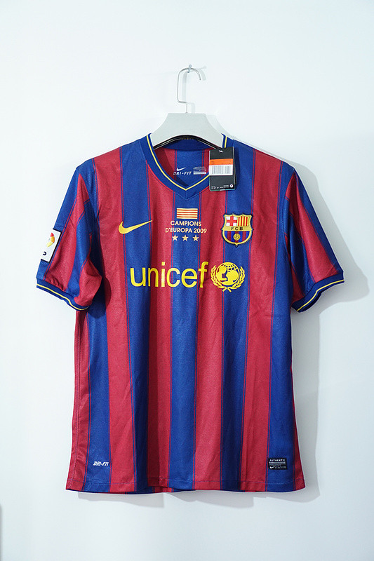 with Front Lettering+LFP Patch Retro Jersey Barcelona 2009-2010 Home Sooccer Jersey Vintage Football Shirt