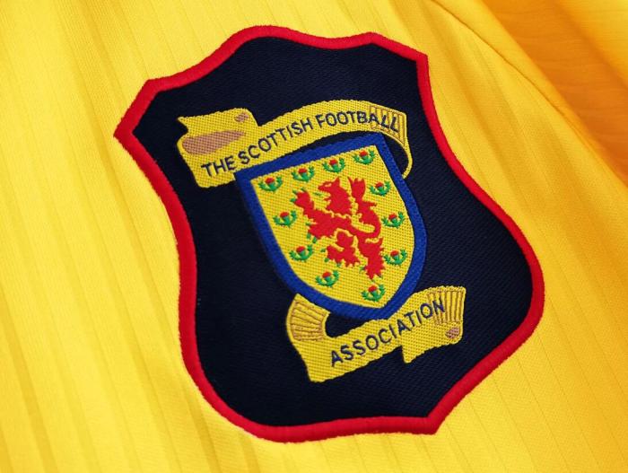 Retro Jersey 1996-1998 Scotland Away Yellow Soccer Jersey Vintage Football Shirt