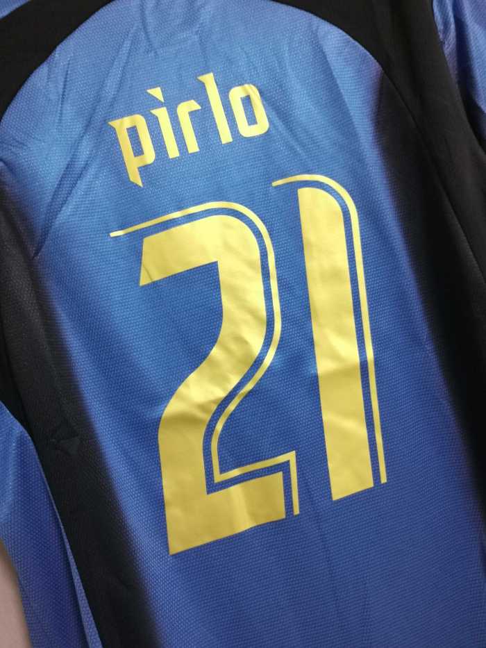 with 2006 World Cup Patch Retro Jersey 2006 Italy PIRLO 21 Home Vintage Soccer Jersey