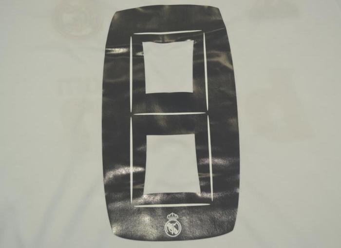 Retro Jersey 2010-2011 Real Madrid 8 KAKA Home Soccer Jersey