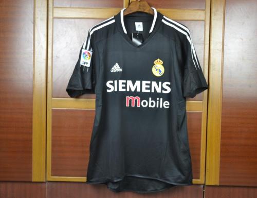 with LFP Patch Retro Camisetas de Futbol 2004-2005 Real Madrid RONALDO 9 Vintage Away Black Soccer Jersey
