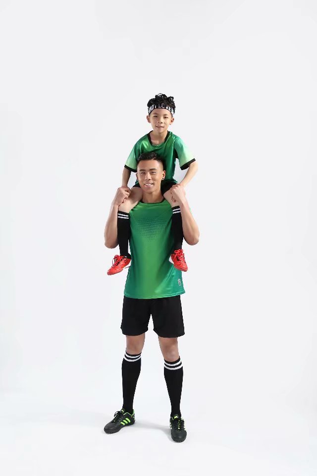 D8812 Green Youth Set Adult Uniform Blank Soccer Training Jersey Shorts
