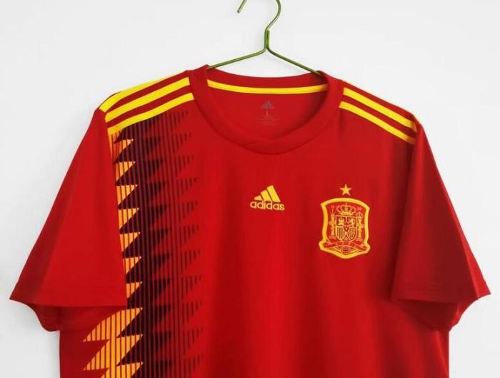 Retro Jersey 2018 World Cup Spain Home Soccer Jersey Camiseta de España Football Shirt