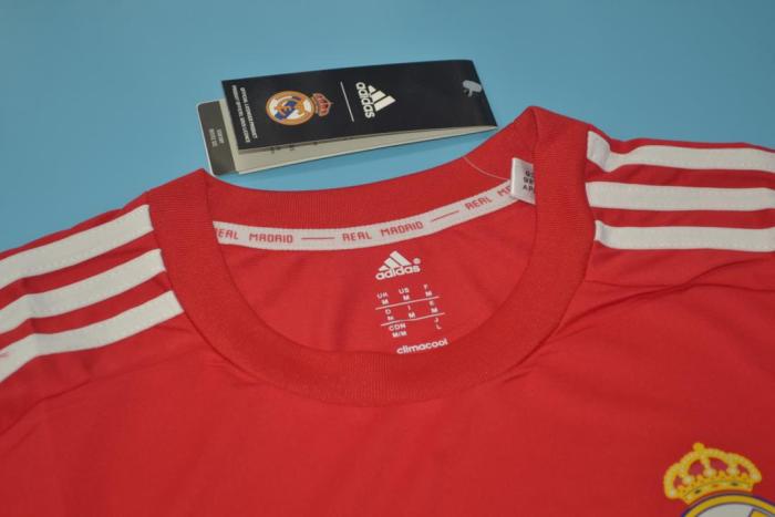 Retro Jersey Long Sleeve 2011-2012 Real Madrid Third Red Soccer Jersey Vintage Football Shirt