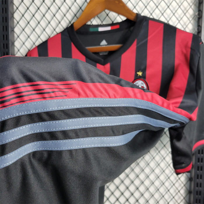 Retro AC Maillot 2016-2017 AC Milan Home Soccer Jersey Vintage Football Shirt