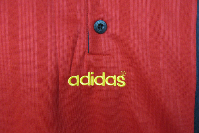 Retro Jersey 1996 Spain Home Soccer Jersey Red Vintage Camiseta de España Football Shirt
