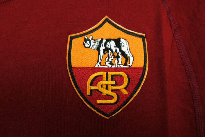 Retro Jersey 2000-2001 As Roma Home Soccer Jersey Vintage Football Shirt