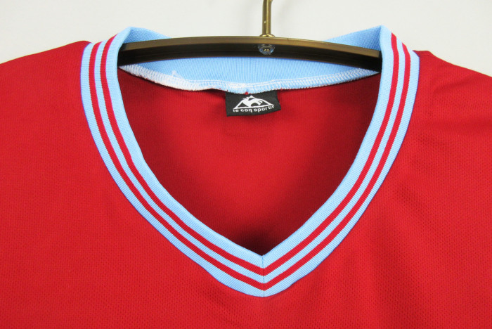 Retro Jersey Aston Villa 1981-1982 Home Soccer Jersey Vintage Football Shirt