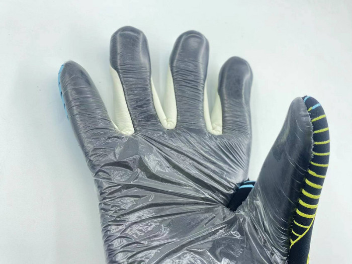 Best Quality Soccer Gloves Goalkeeper Rubber Football Gloves