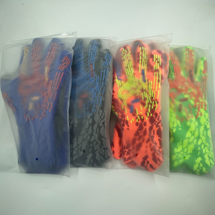 Best Quality Soccer Gloves Goalkeeper Football Gloves