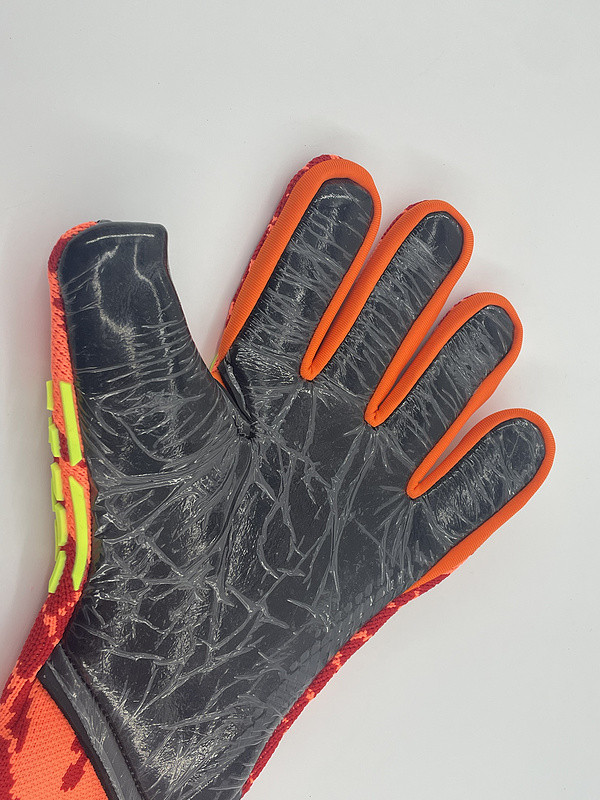 Best Quality Soccer Gloves Goalkeeper Football Gloves