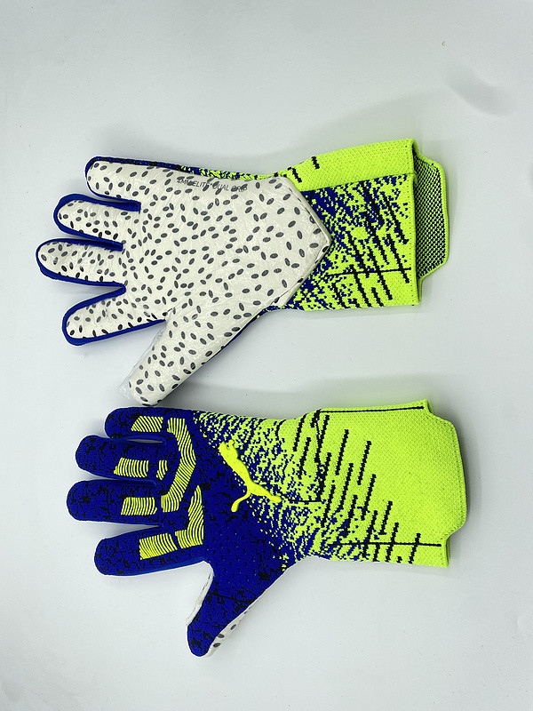 PM Best Quality Soccer Gloves Goalkeeper Rubber Football Gloves