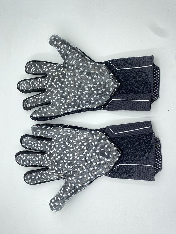 PM Best Quality Soccer Gloves Goalkeeper Rubber Football Gloves