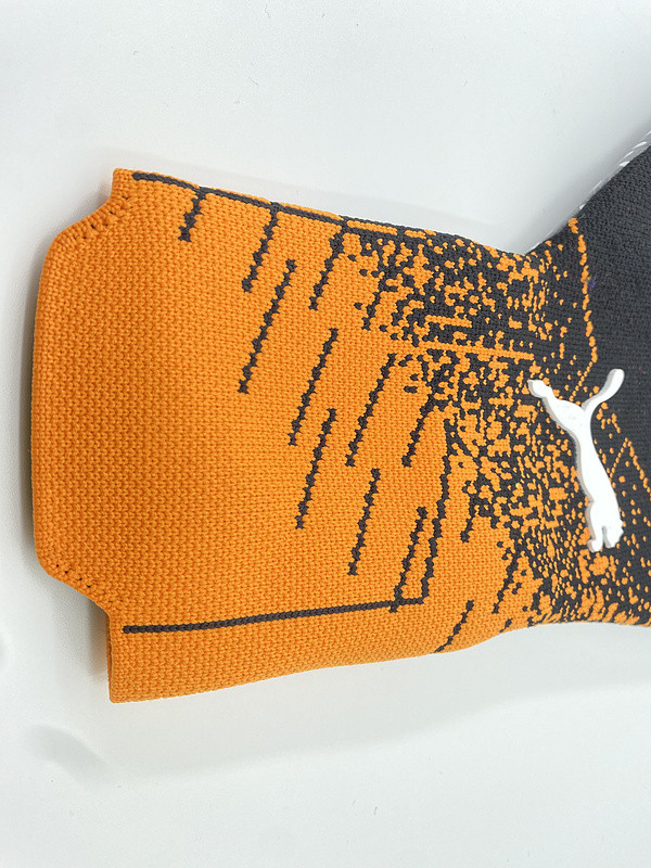 PM Best Quality Soccer Gloves Goalkeeper Rubber Football Gloves