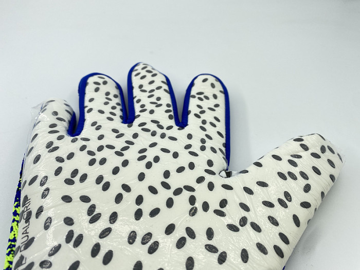 PM Best Quality Soccer Gloves Goalkeeper Rubber Football Gloves