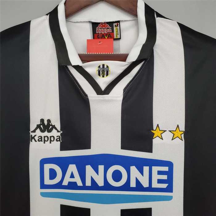 Retro Jersey 1994-1995 Juventus 10 Home Soccer Jersey Vintage Football Shirt