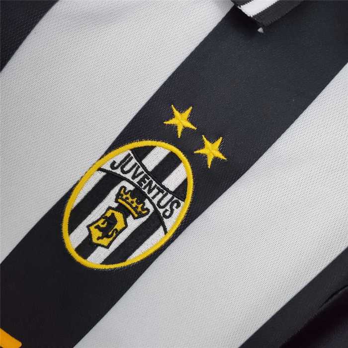 Retro Jersey 2001-2002 Juventus DEL PIERO 10 Home Soccer Jersey Vintage Football Shirt