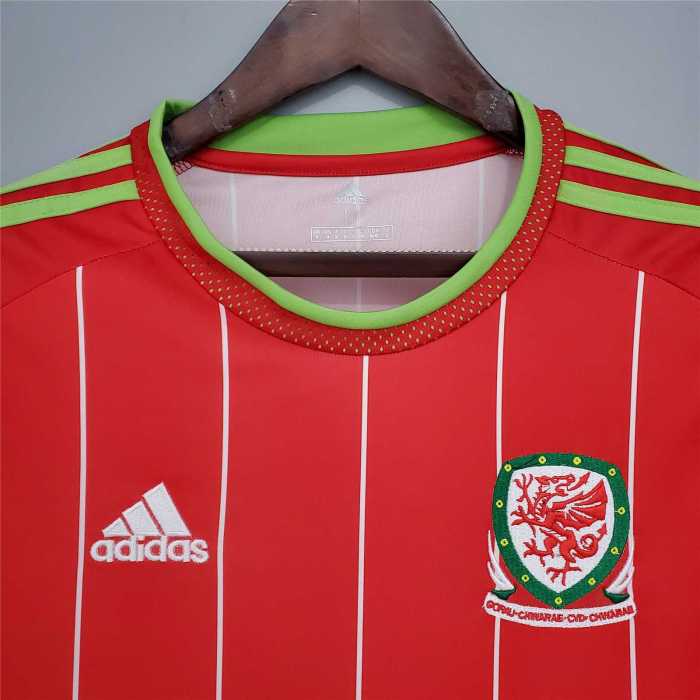 Retro Jersey 2015-2016 Wales Home Red Soccer Jersey Vintage Football Shirt