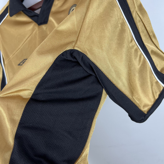 Retro Jersey 2001-2002 Manchester United Reversible Soccer Jersey White/Gold Vintage Football Shirt