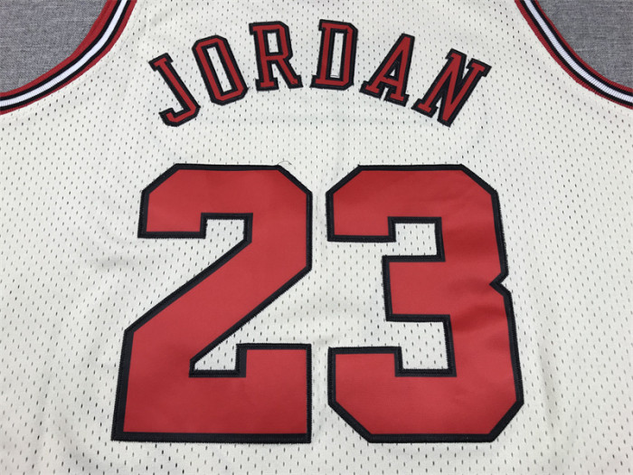 Mitchell&ness Chicago Bulls Basketball Shirt 23 MICHAEL JORDAN Cream White NBA Jersey