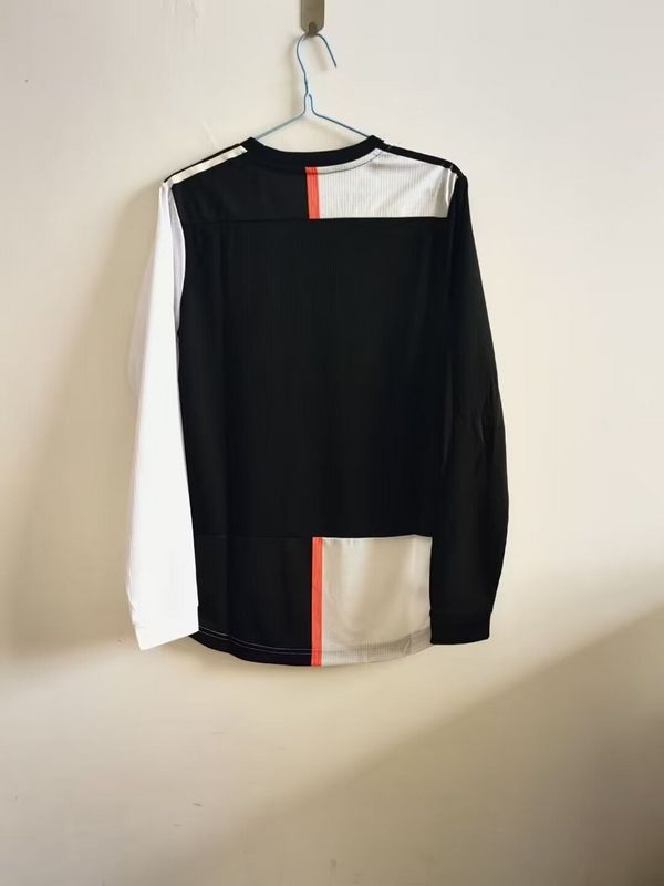 Long Sleeve Retro Jersey 2019-2020 Player Version Juventus Home Soccer Jersey Vintage Maillot de Foot