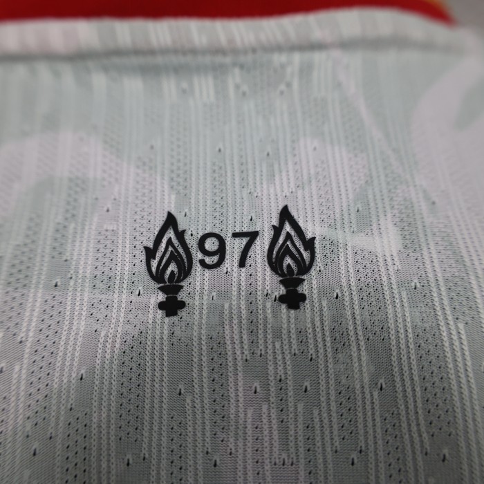 Player Version 2024-2025 Liverpool Third Away White Soccer Jersey