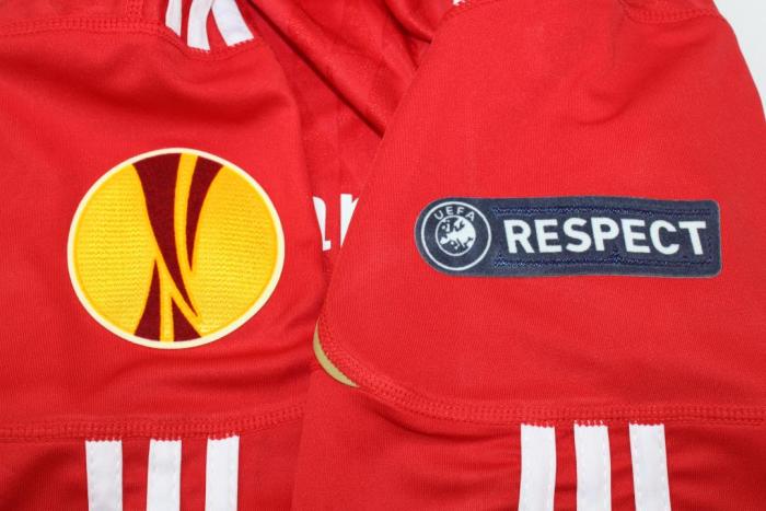 with Europa League Patch Retro Jersey 2010-2012 Liverpool Home Soccer Jersey Vintage Football Shirt