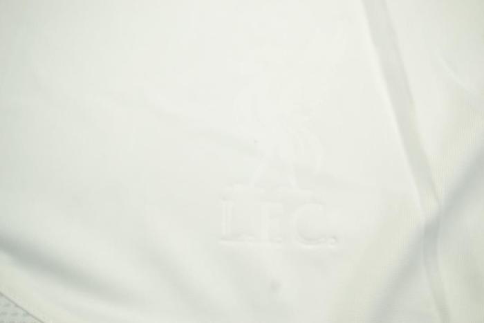 with UCL Patch Retro Jersey 2006-2007 Liverpool Away White Soccer Jersey Vintage Football Shirt
