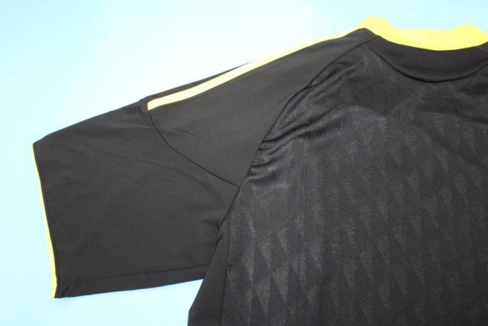 with Europa League Patch Retro Jersey 2010-2011 Liverpool 3rd Away Black Soccer Jersey Vintage Football Shirt