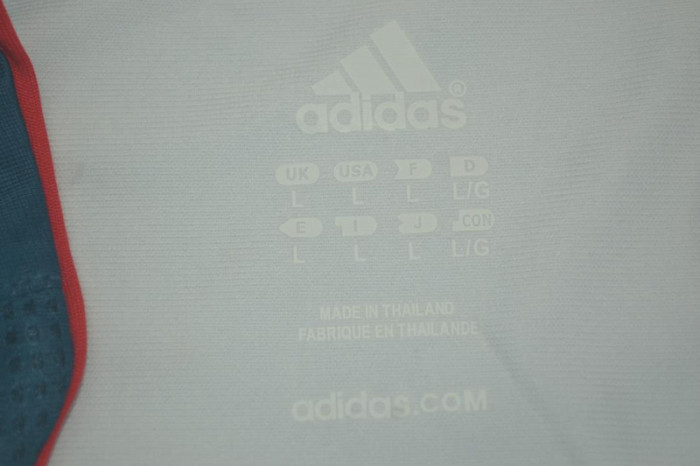 with UCL Patch Retro Jersey 2006-2007 Liverpool Away White Soccer Jersey Vintage Football Shirt