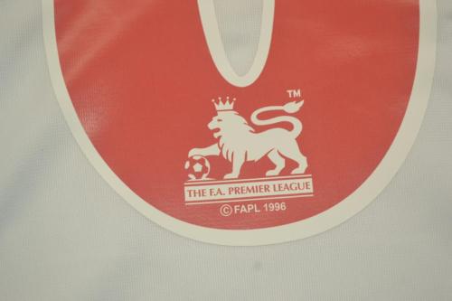 with UCL Patch Retro Jersey 2006-2007 Liverpool GERRARD 8 Away White Soccer Jersey Vintage Football Shirt