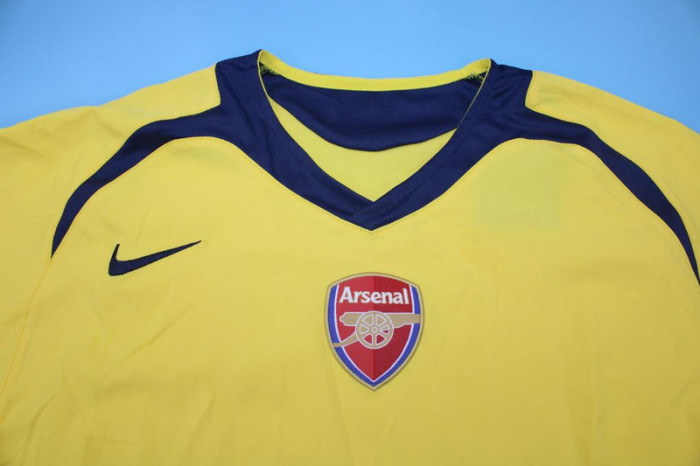 with EPL Patch Retro Jersey 2005-2006 Arsenal Away Yellow Soccer Jersey Vintage Football Shirt