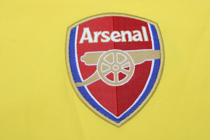 with EPL Patch Retro Jersey 2005-2006 Arsenal Away Yellow Soccer Jersey Vintage Football Shirt