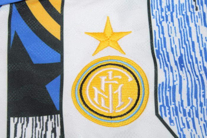 Retro Jersey 1995-1996 Inter Milan DELVECCHIO 21 Away White Soccer Jersey Vintage Football Shirt