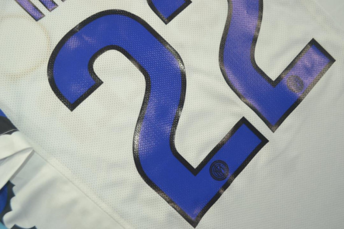 with Golden FIFA+Scudetto+Italia Coppa+UCL Patch Retro Jersey 2010-2011 Inter Milan MILITO 22 Away White Soccer Jersey