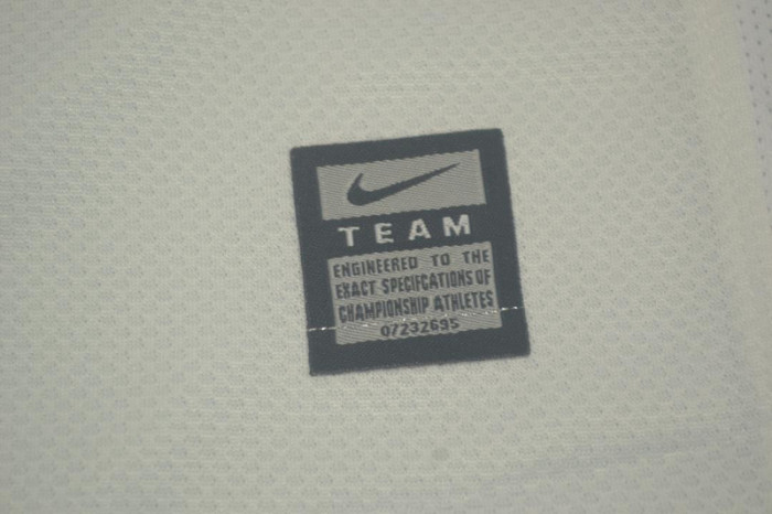 with Scudetto+UCL Patch Retro Shirt Inter Milan 2009-2010 Away White Soccer Jersey Vintage Football Shirt