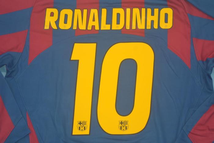 with UCL Patch Retro Jersey Barcelona Long Sleeve 2006 UEFA Champions League RONALDINHO 10 UCL Final Home Soccer Jersey