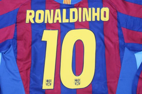 Retro Jersey long sleeves 2005-2006 Barcelona RONALDINHO 10 Home Blue/Red Soccer Jersey