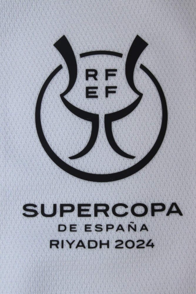 with Front Lettering+Supercopa Patch 2023-2024 Fan Version Real Madrid CAMPEONES 13 Supercopa Final Home Soccer Jersey