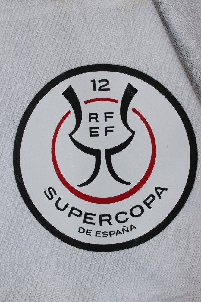 with Front Lettering+Supercopa Patch 2023-2024 Fan Version Real Madrid CAMPEONES 13 Supercopa Final Home Soccer Jersey