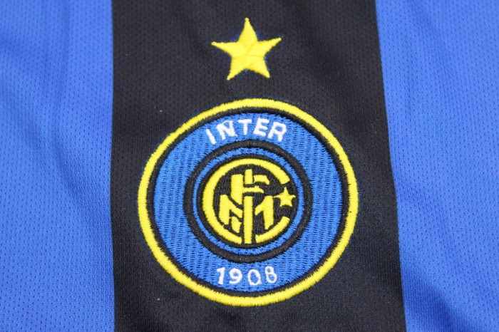 with Serie A Patch Long Sleeve Retro Jersey 2004-2005 Inter Milan Home Soccer Jersey Vintage Football Shirt