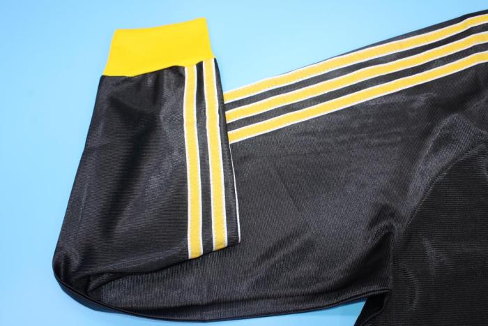 Long Sleeve Retro Jersey 1999-2000 Real Madrid Away Black Soccer Jersey Vintage Football Shirt