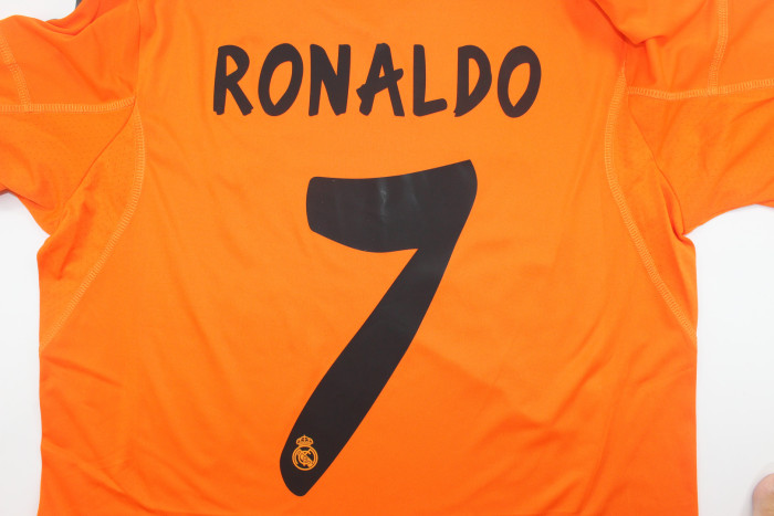 with UCL Patch Long Sleeve Retro Camisetas de Futbol 2013-2014 Real Madrid RONALDO 7 Third Away Orange Soccer Jersey Real Football Shirt