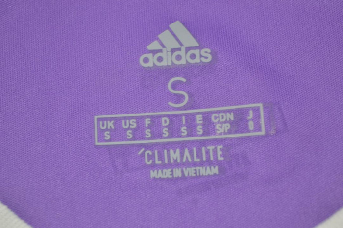 Retro Jersey Real Madrid 2016-2017 Away Purple Soccer Jersey Vintage Football Shirt