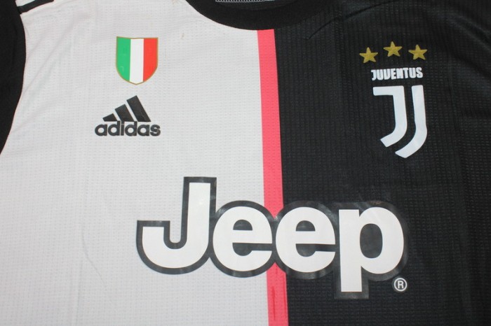 with Scudetto Player Version Retro Jersey 2019-2020 Juventus Home Soccer Jersey Vintage Maillot de Foot