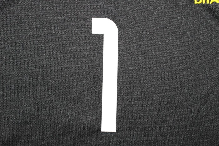 Retro Jersey 2002 Brazil MARCOS 1 Black Goalkeeper Soccer Jersey Vintage Brasil Camisetas de Futbol
