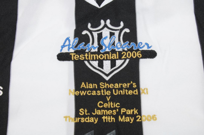 with Front Lettering Retro Jersey 2005-2006 Newcastle United Home Soccer Jersey Vintage Football Shirt