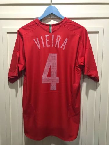 Retro Jersey 2005-2006 Juventus VIEIRA 4 Away Red Soccer Jersey Vintage Football Shirt